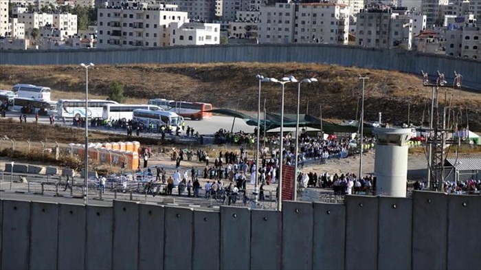 Israël interdit à des centaines de Palestiniens d’accéder à Jérusalem